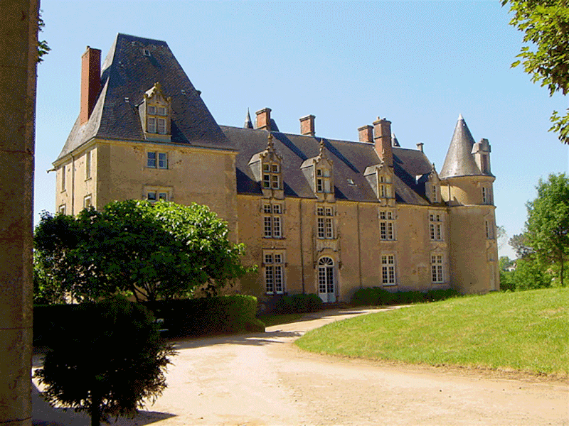 180-Front-Elevation le mans accommodation